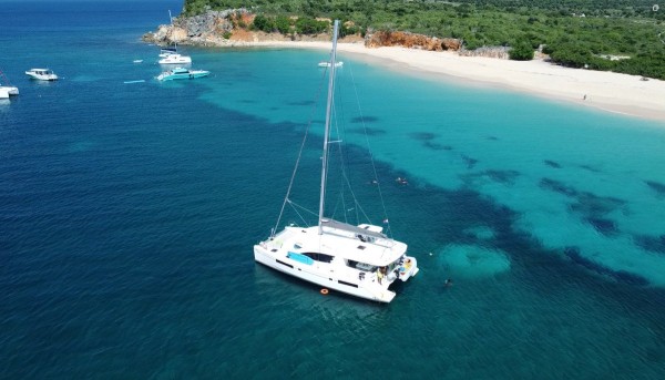 St Maarten Luxury Catamaran Full-Day PRIVATE Charter